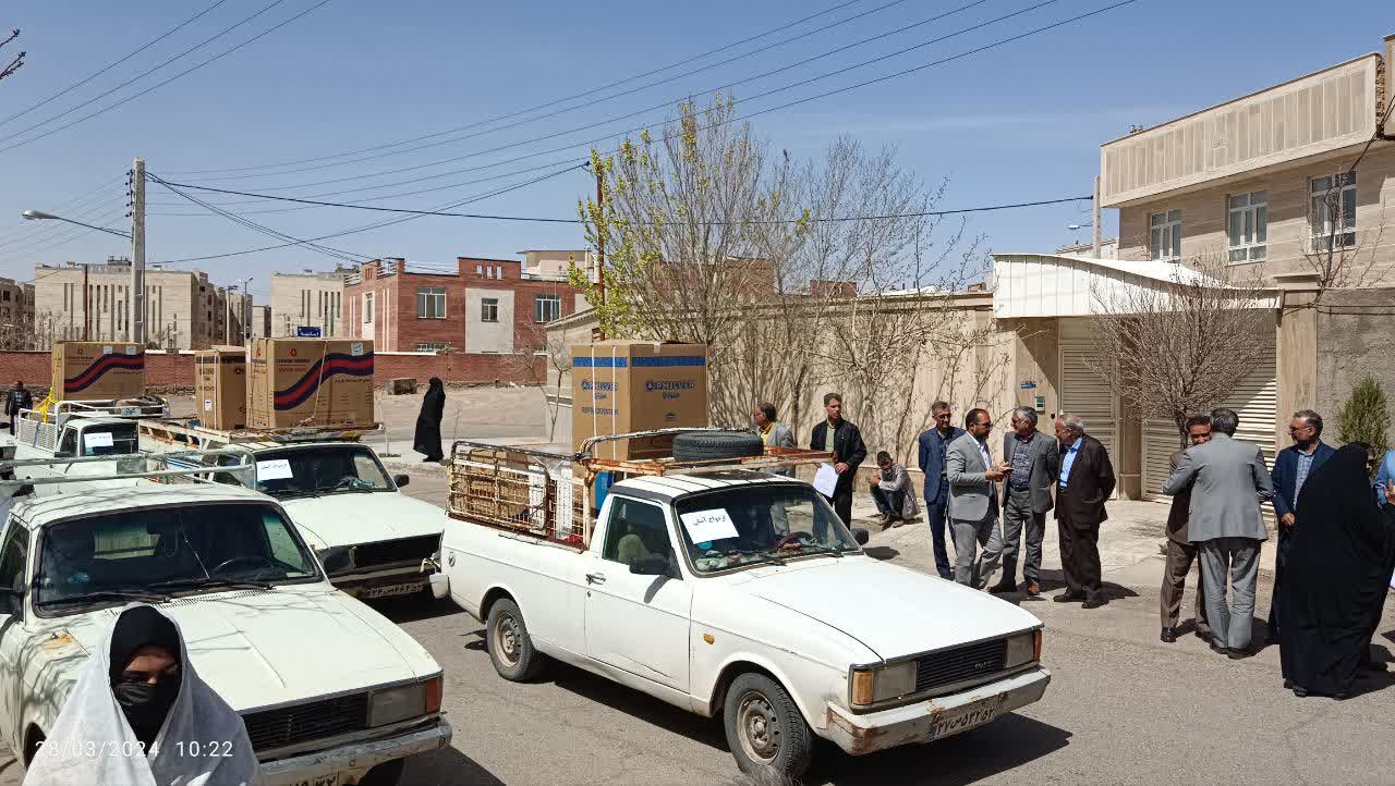 اهدای ۷۰۰ سبد کالا و ۳۹ سری جهیزیه بین نیازمندان قاینی