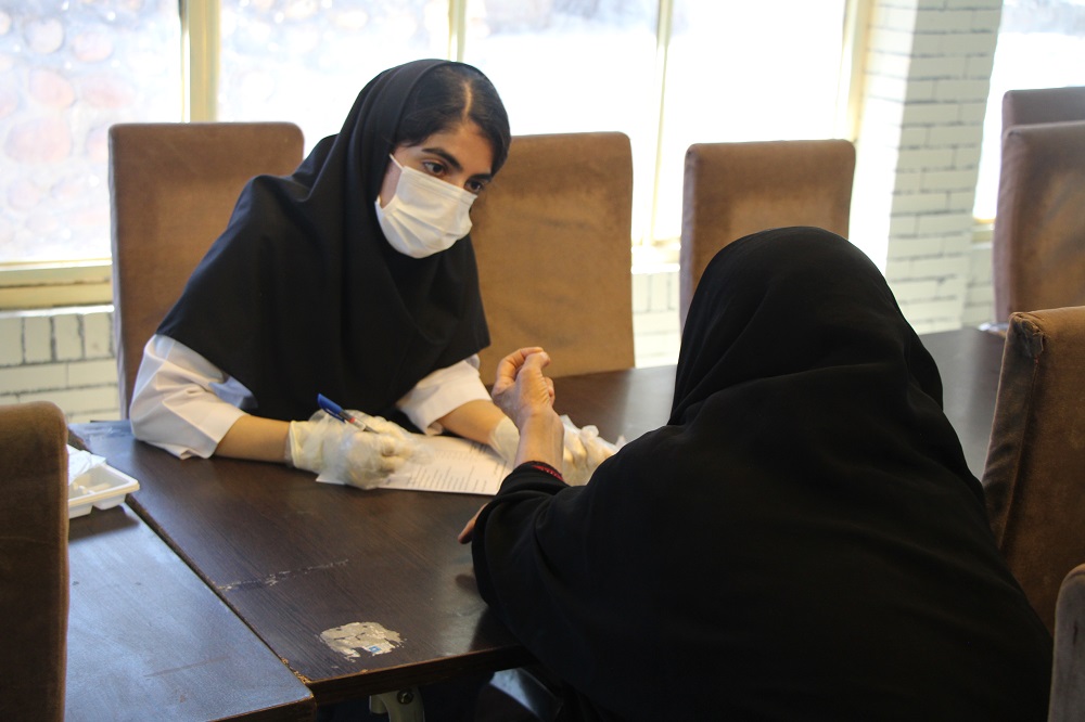 غربالگری و پایش سلامت دهان و دندان مددجویان سالمند در زاهدان