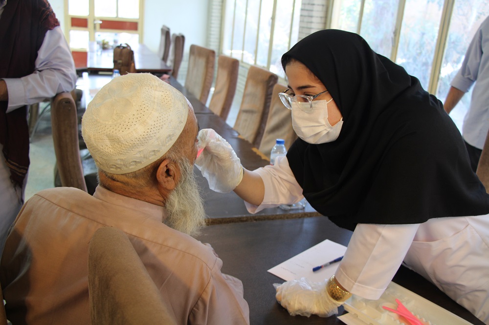 غربالگری و پایش سلامت دهان و دندان مددجویان سالمند در زاهدان