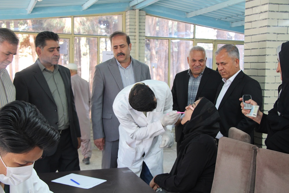 غربالگری و پایش سلامت دهان و دندان مددجویان سالمند در زاهدان