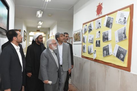 برنامه‌های فرهنگي و هنری به بصیرت‌افزایی در جامعه کمک می کند