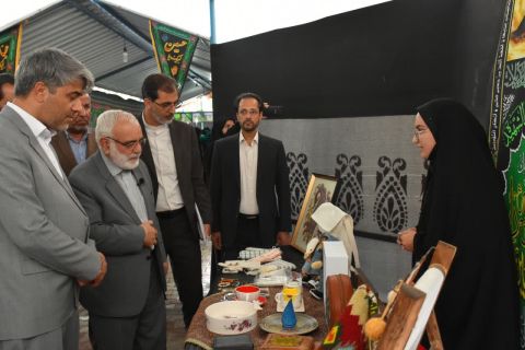 برنامه‌های فرهنگي و هنری به بصیرت‌افزایی در جامعه کمک می کند