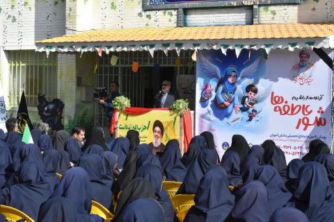 شور عاطفه‌ها برای کمک به دانش آموزان نیازمند در مدارس خراسان‌جنوبی برگزار شد