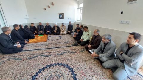 دلجویی مدیرکل کمیته امداد خراسان‌جنوبی از تعدادی خانواده جانباخته در معدن طبس 