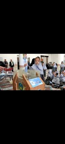 اهدای ۹۰۰ بسته تحصیلی به دانش آموزان نیازمند طبسی 