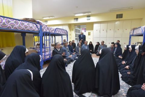 استاندار خراسان‌جنوبی مهمان سفره افطاری دانش‌آموزان مجتمع فرهنگی تربیتی امامت کمیته امداد  