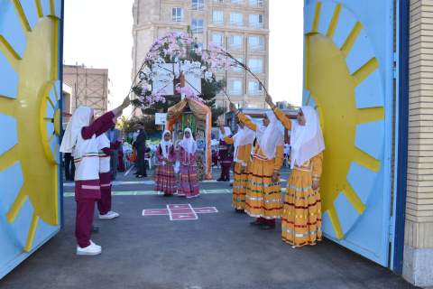 پویش جشن عاطفه ها در مدارس خراسان‌ جنوبی