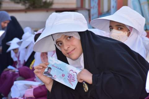 پویش جشن عاطفه ها در مدارس خراسان‌ جنوبی